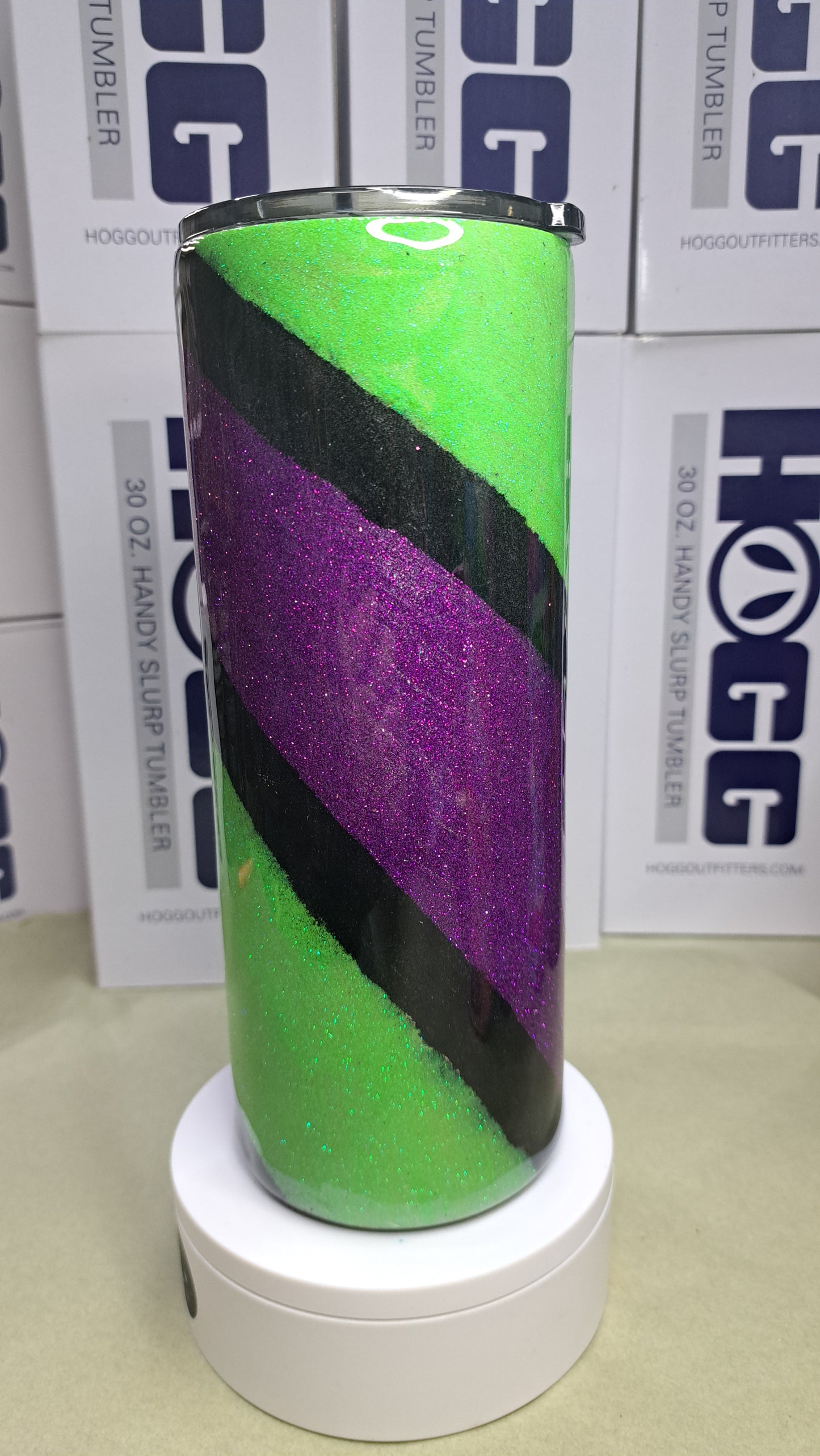 #28 30oz Fatty stainless steel drinking tumbler with glitter base ✨️