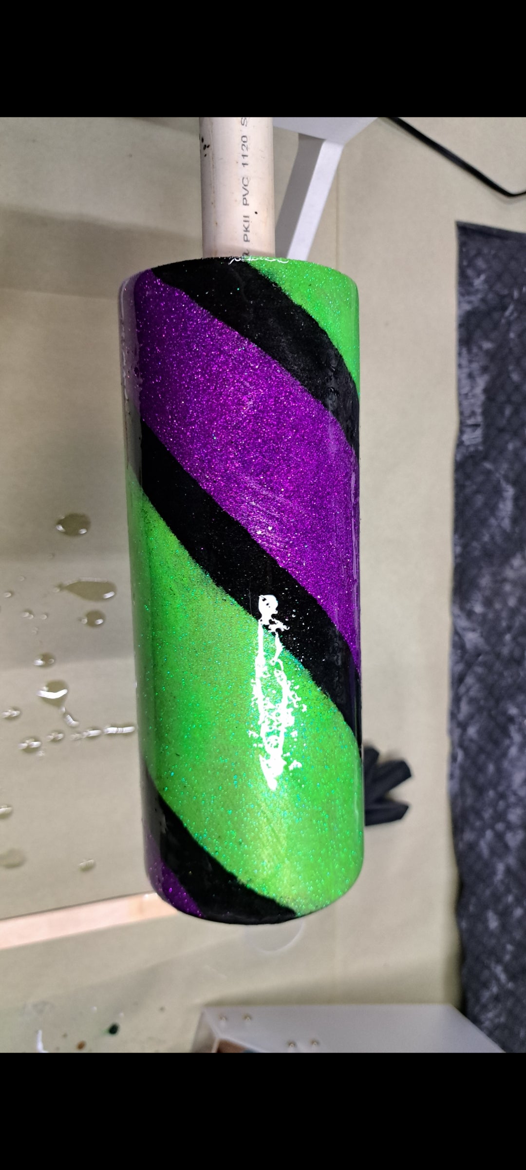 30oz Fatty stainless steel drinking tumbler with glitter base ✨️