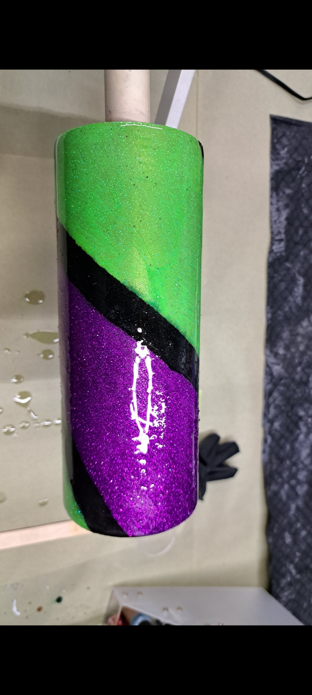 30oz Fatty stainless steel drinking tumbler with glitter base ✨️